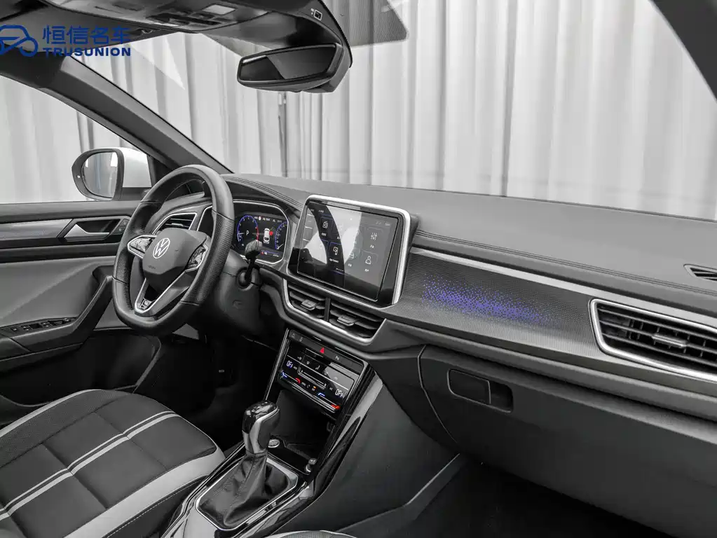 Volkswagen T-Roc 2023 — фото 13