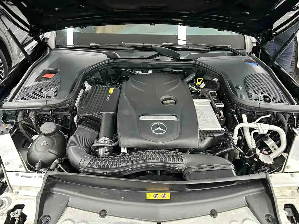 Mercedes-Benz E-Class 2018 — фото 24