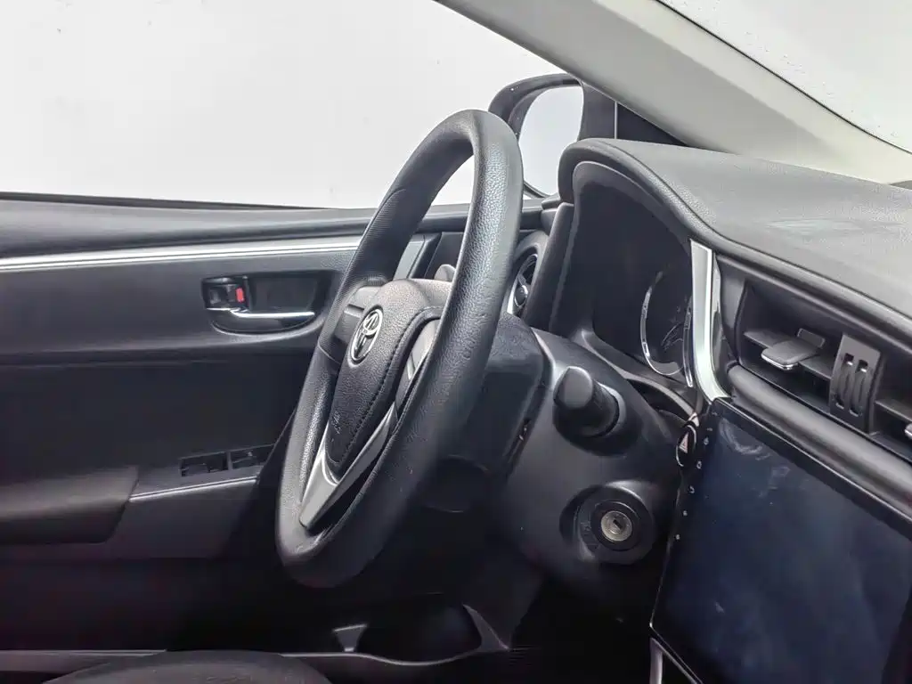 Toyota Corolla 2018 — фото 22