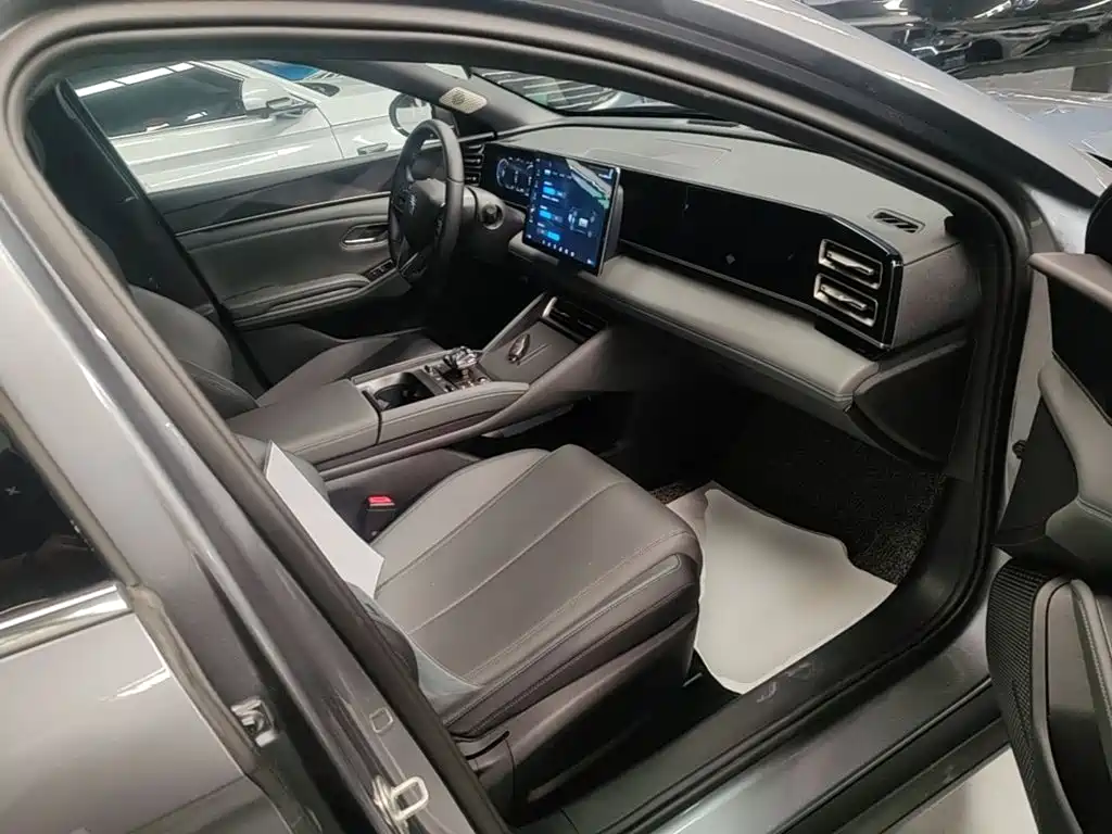 BYD Qin L 2025 — фото 25