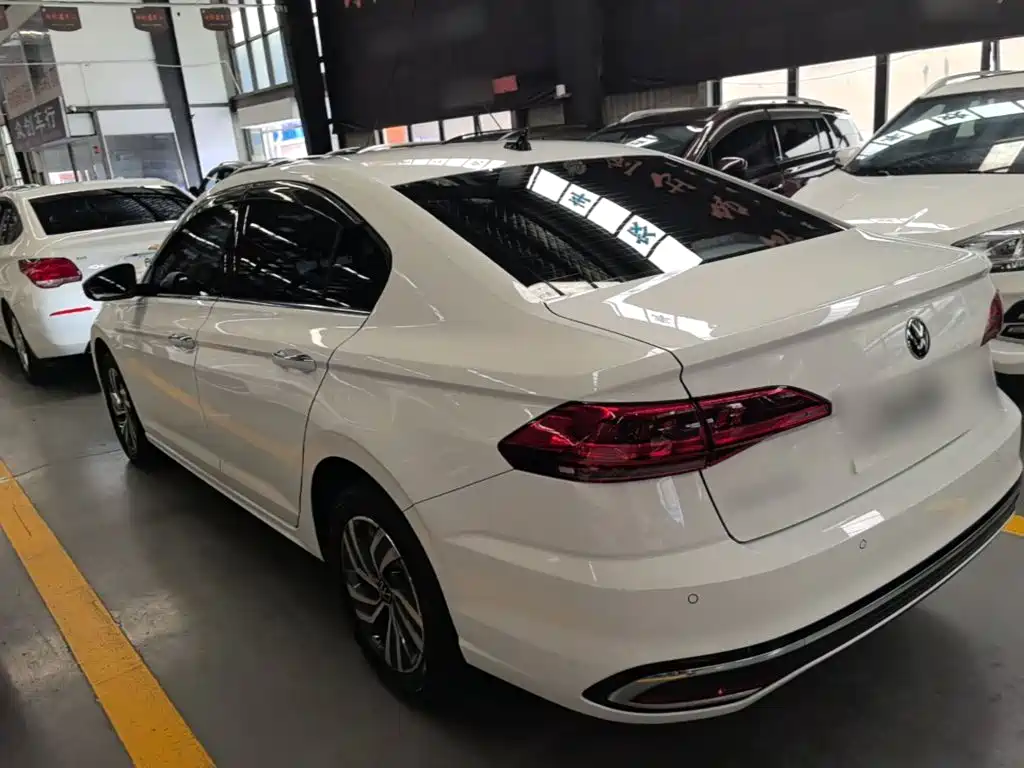 Volkswagen Bora 2024