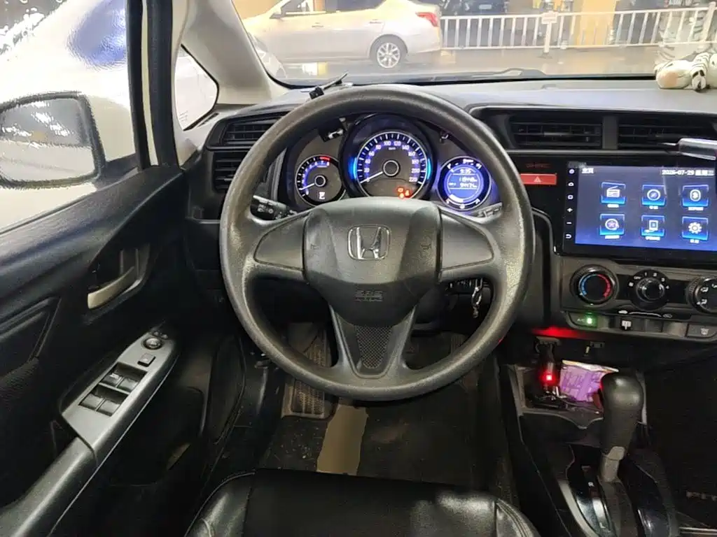 Honda Fit 2017 — фото 11