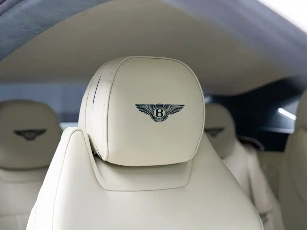 Bentley Continental 2024 — фото 15