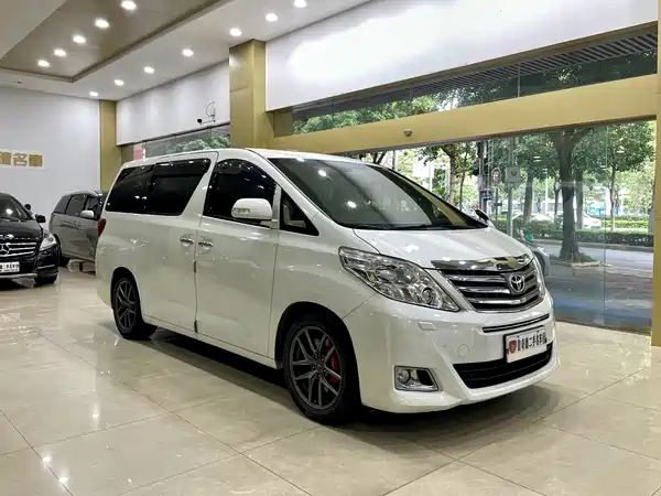 Toyota Alphard 2010