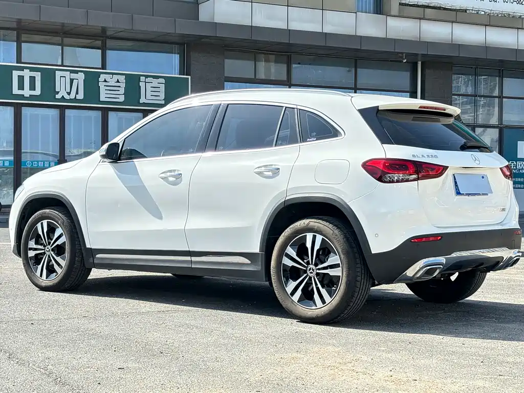 Mercedes-Benz GLA 2023 — фото 3