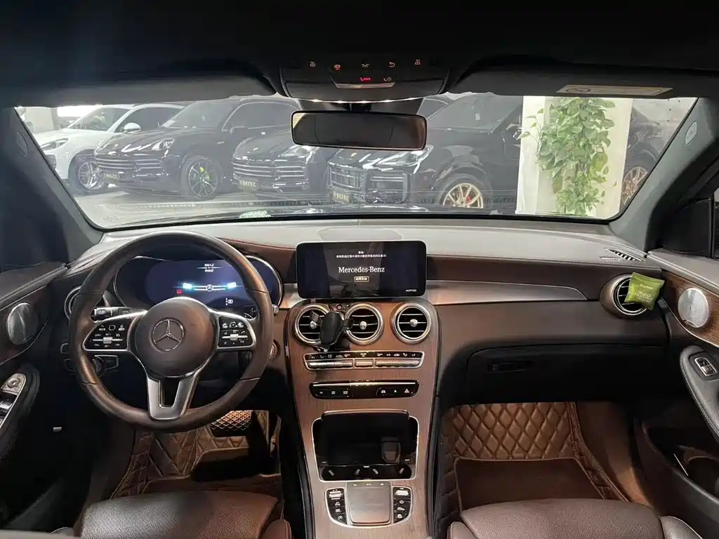 Mercedes-Benz GLC 2021