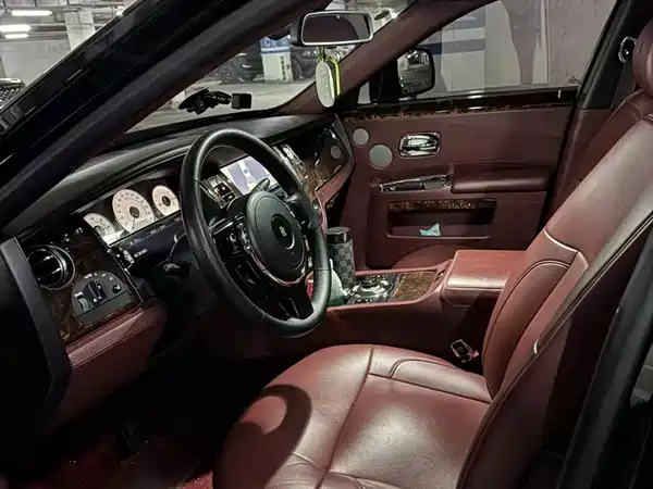 Rolls-Royce Ghost 2010