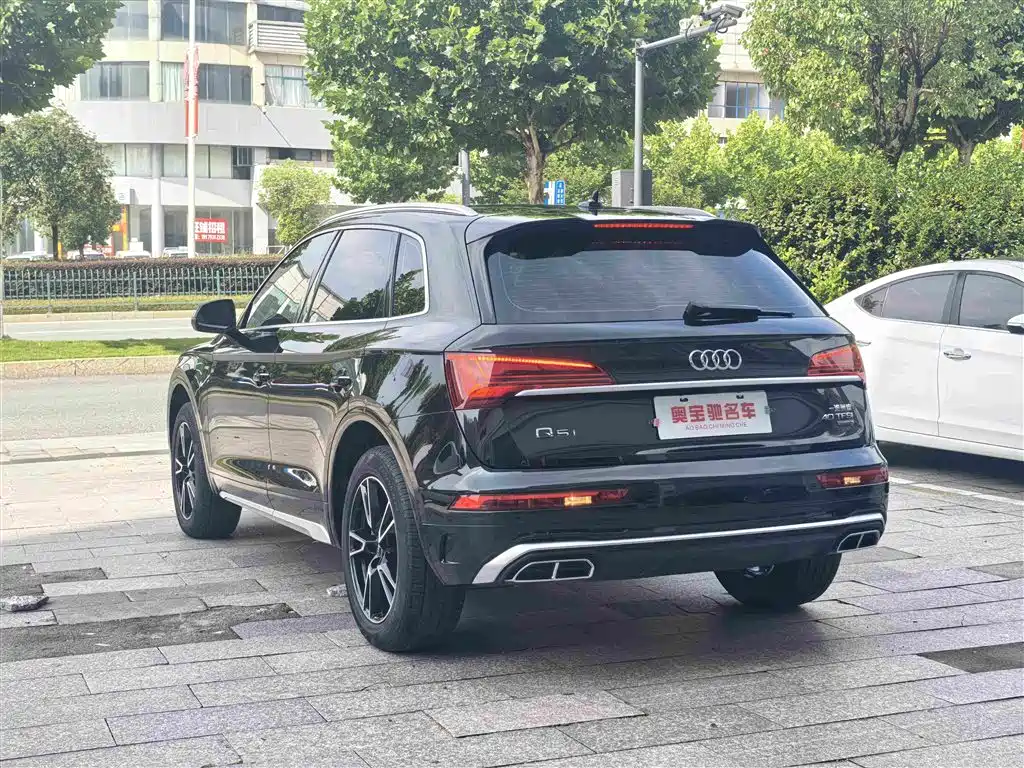 Audi Q5L 2024 — фото 9