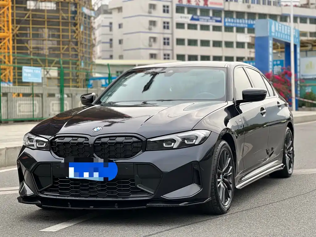 BMW 3 Series 2024 — фото 1