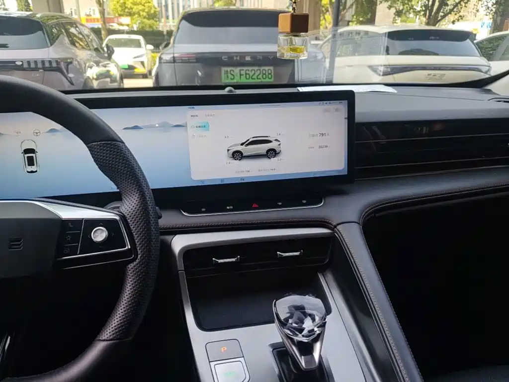 Roewe RX5 New Energy 2024 — фото 9