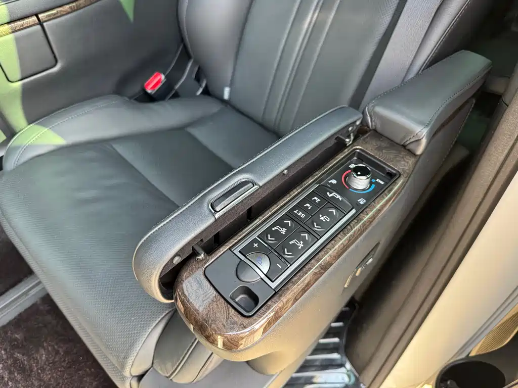 Toyota Alphard 2019 — фото 11