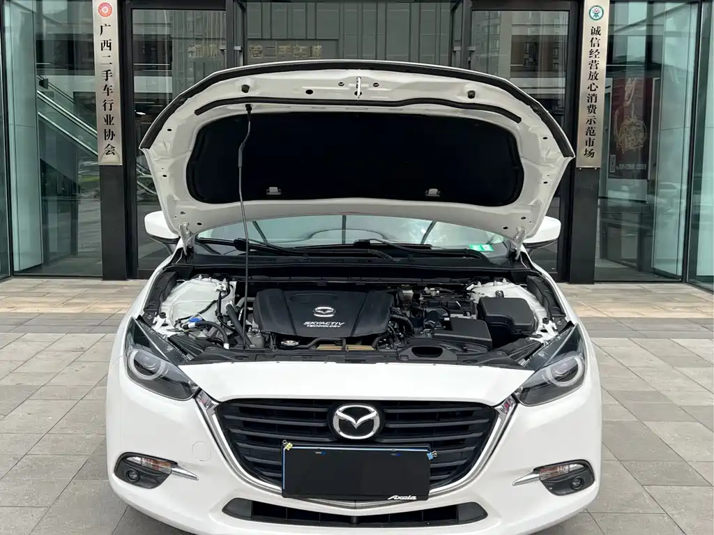Mazda 3 Axela 2019 — фото 13