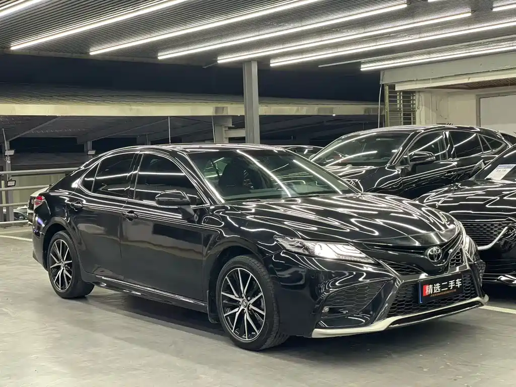 Toyota Camry 2022 — фото 3