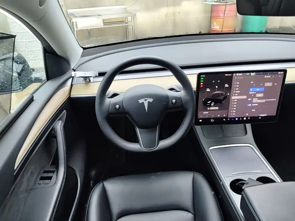 Tesla Model Y 2022 — фото 11