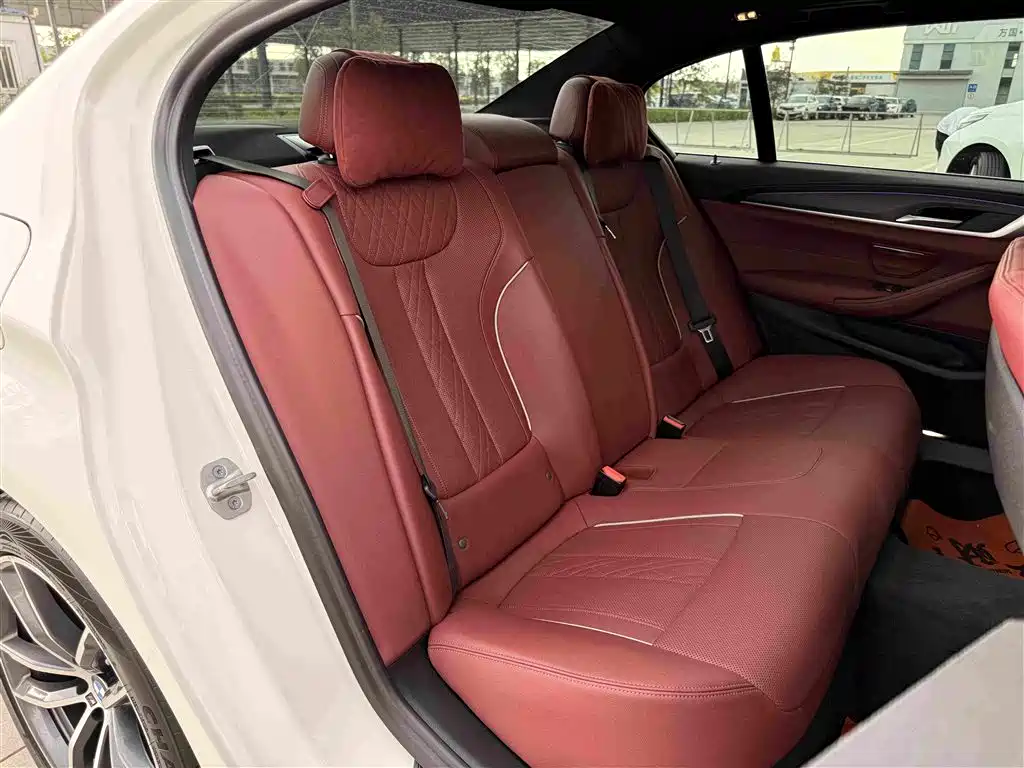 BMW 5 Series New Energy 2021 — фото 15