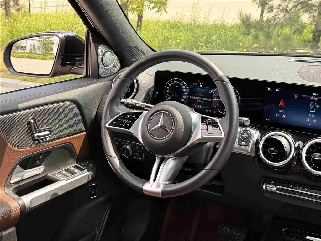 Mercedes-Benz GLB 2025 — фото 23