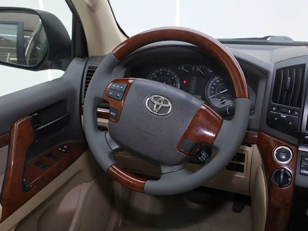 Toyota Land Cruiser 2015 — фото 21