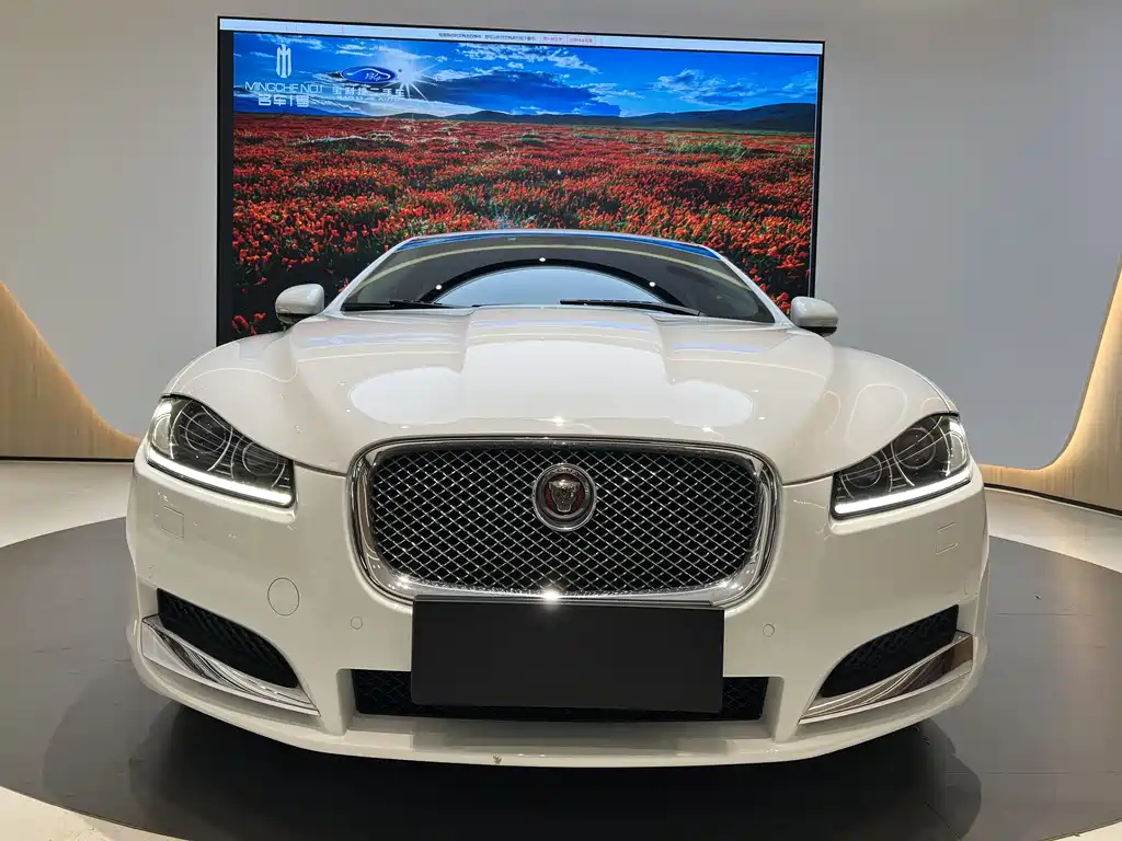 Jaguar XF 2015 — фото 3