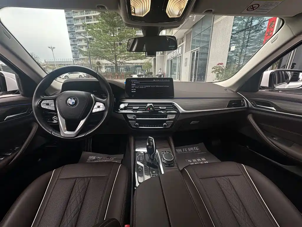 BMW 5 Series New Energy 2022 — фото 15