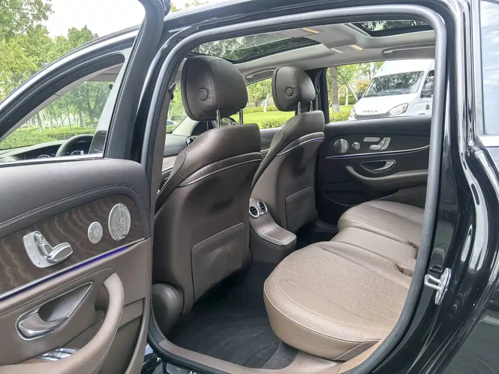 Mercedes-Benz E-Class 2022