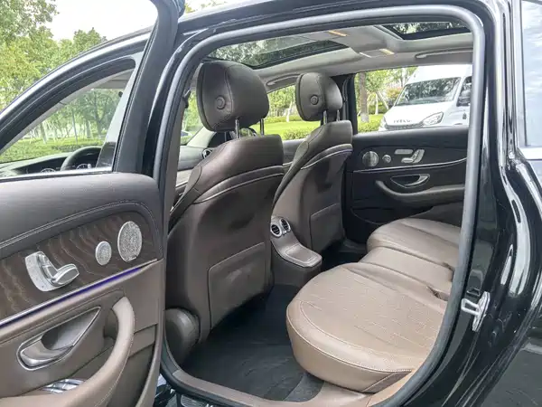 Mercedes-Benz E-Class 2022