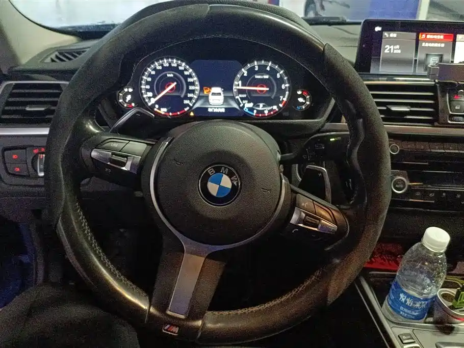 BMW 3 Series 2017 — фото 15