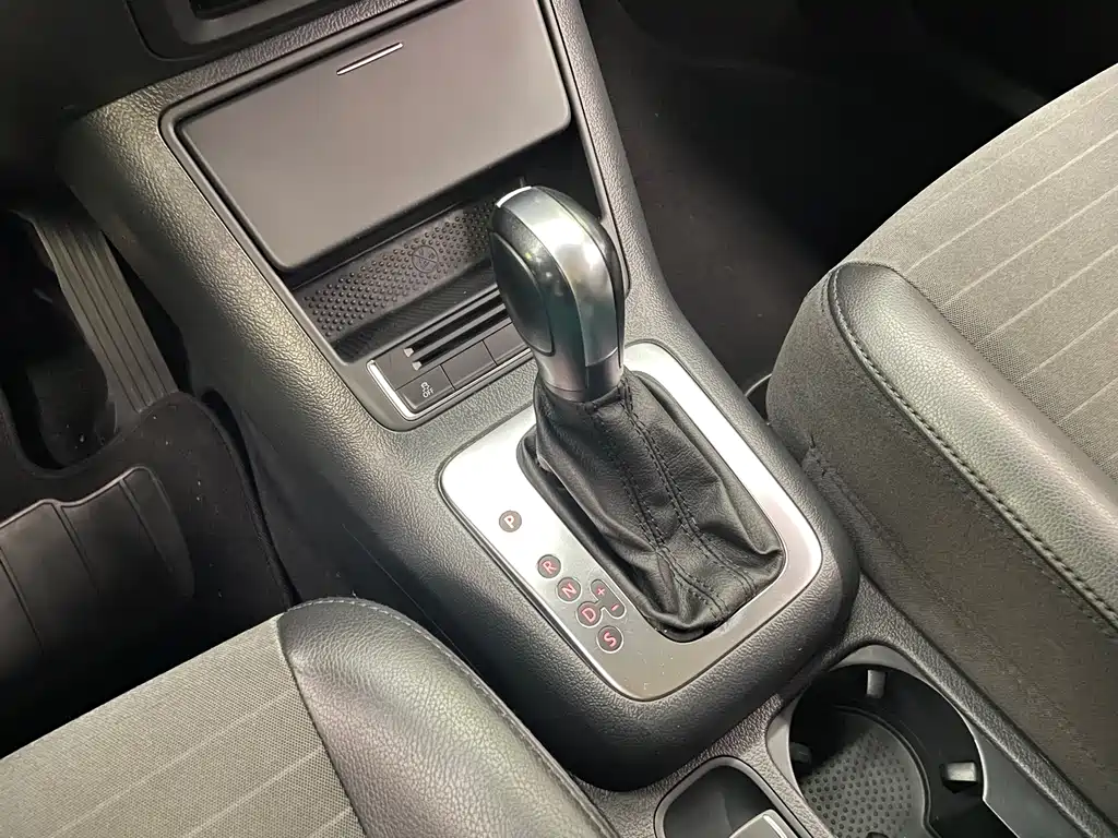 Volkswagen Tiguan 2015 — фото 19