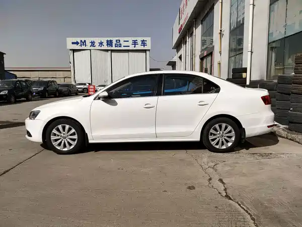Volkswagen Sagitar 2014