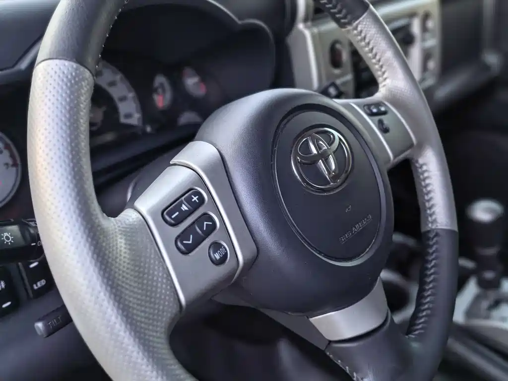 Toyota FJ Cruiser 2019 — фото 6