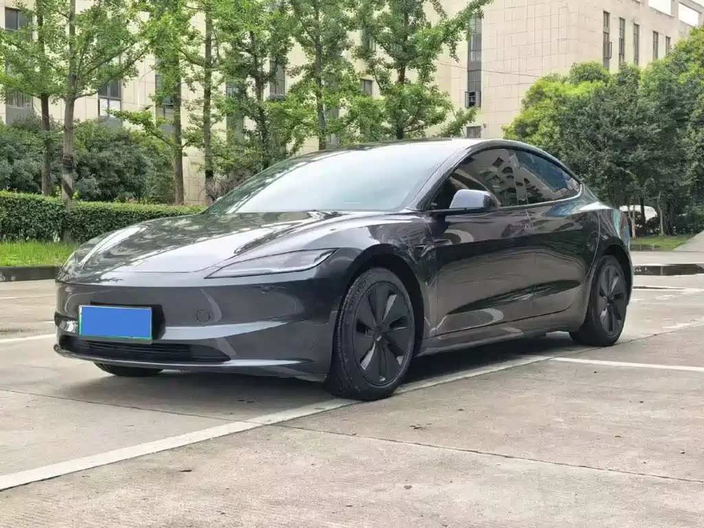 Tesla Model 3 2024 — фото 1