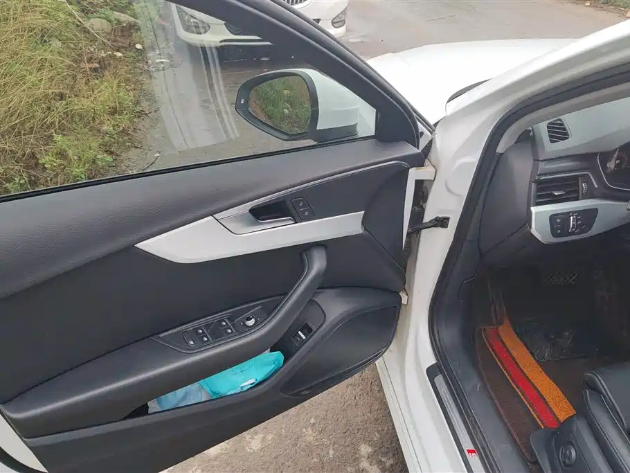 Audi A4L 2021