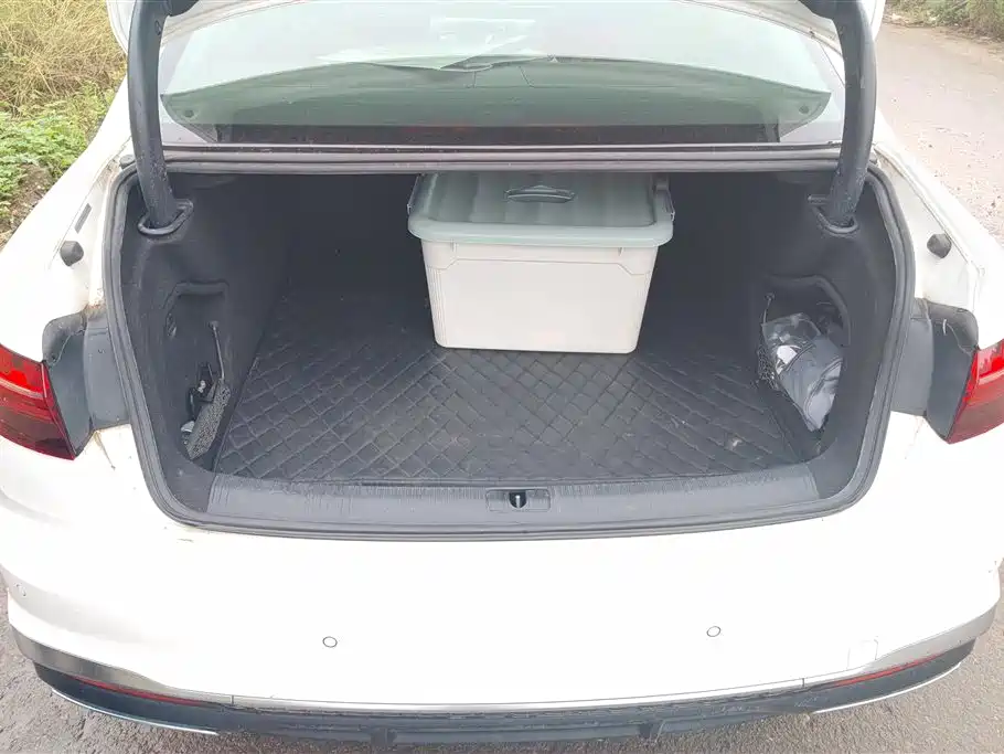 Audi A4L 2021