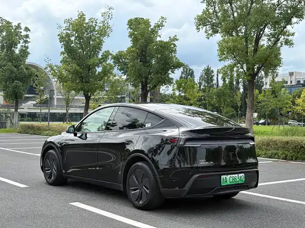 Tesla Model Y 2026