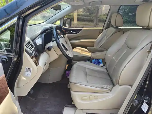 Nissan Quest 2015