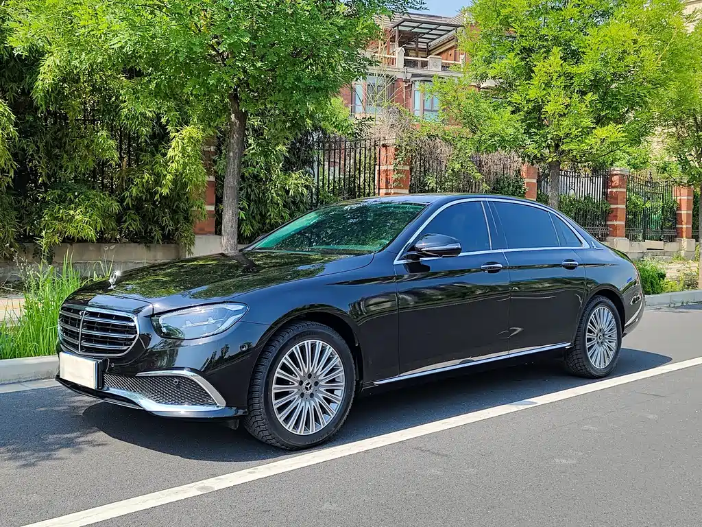Mercedes-Benz E-Class 2023 — фото 15