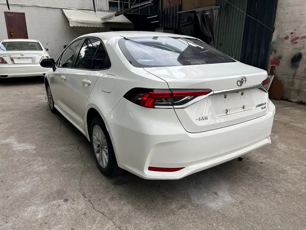 Toyota Corolla 2021 — фото 14