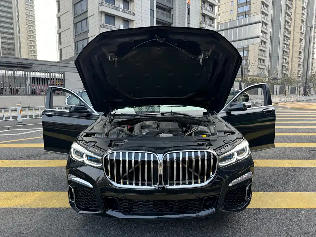 BMW 7 Series 2012 — фото 15