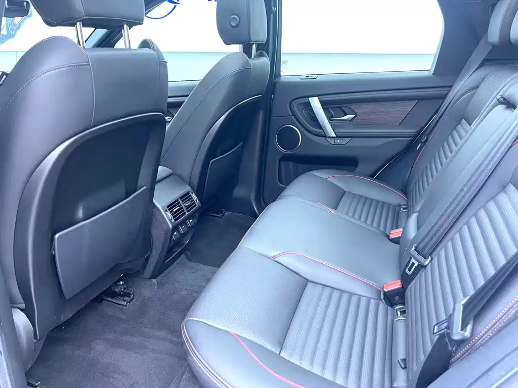 Land Rover Discovery Sport 2021