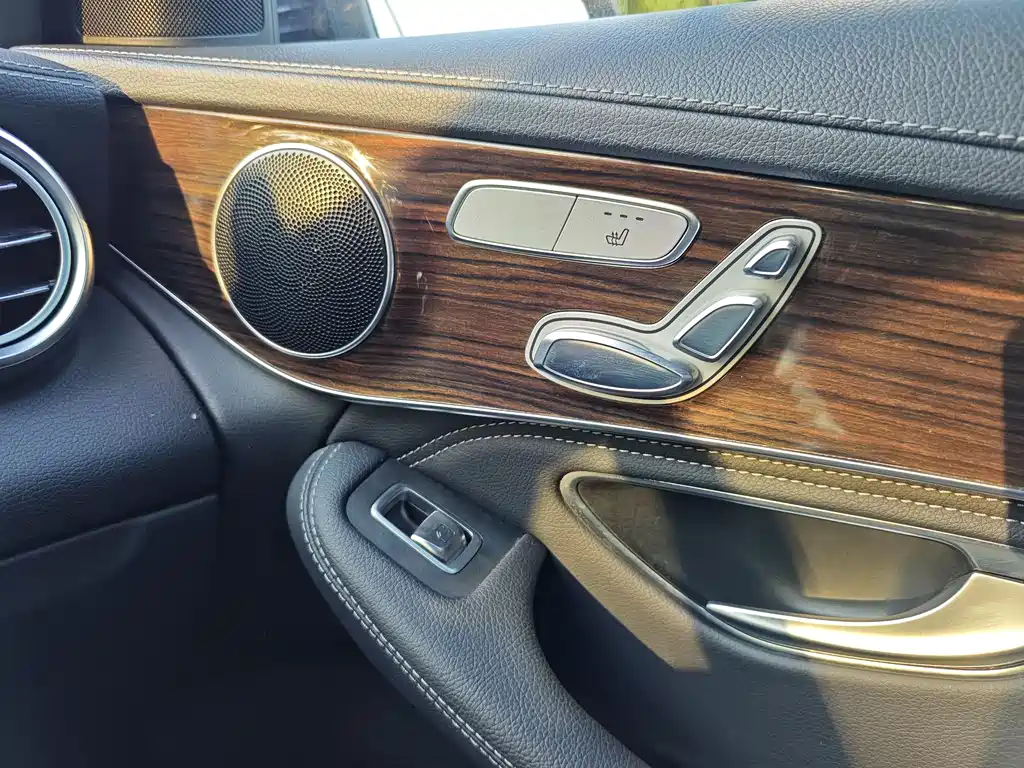 Mercedes-Benz GLC 2018 — фото 18