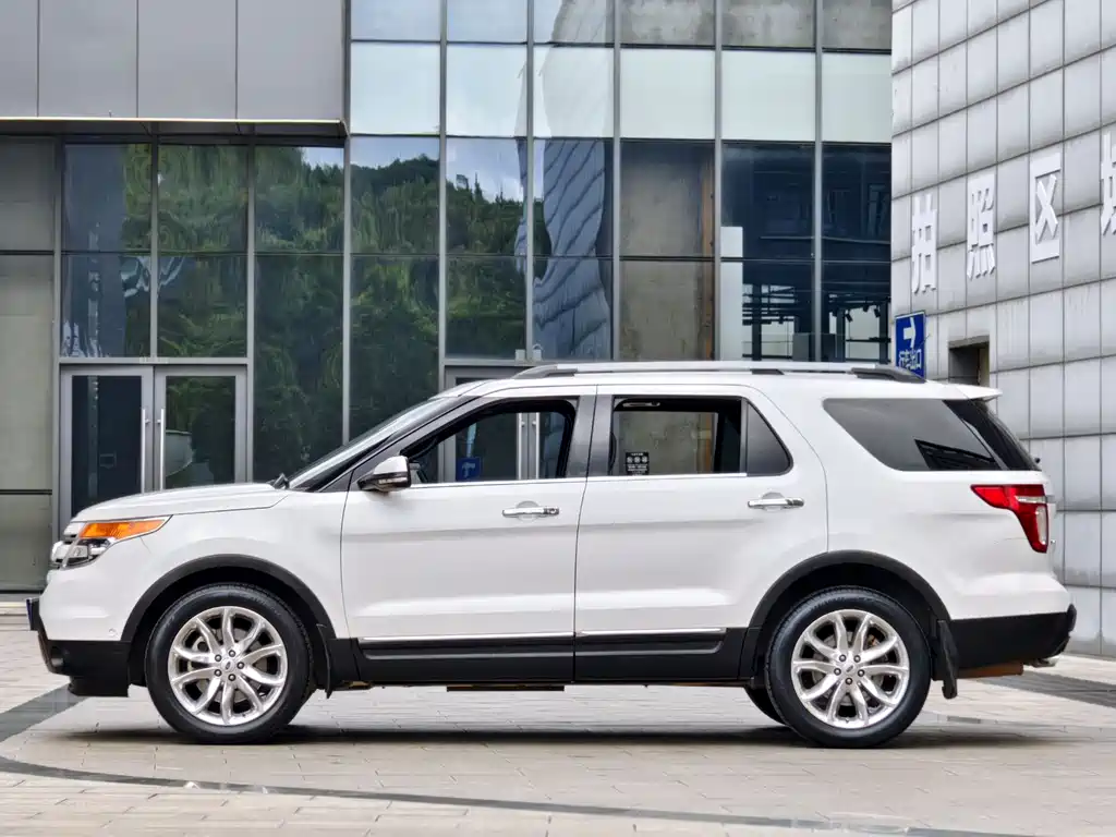 Ford Explorer 2015 — фото 10