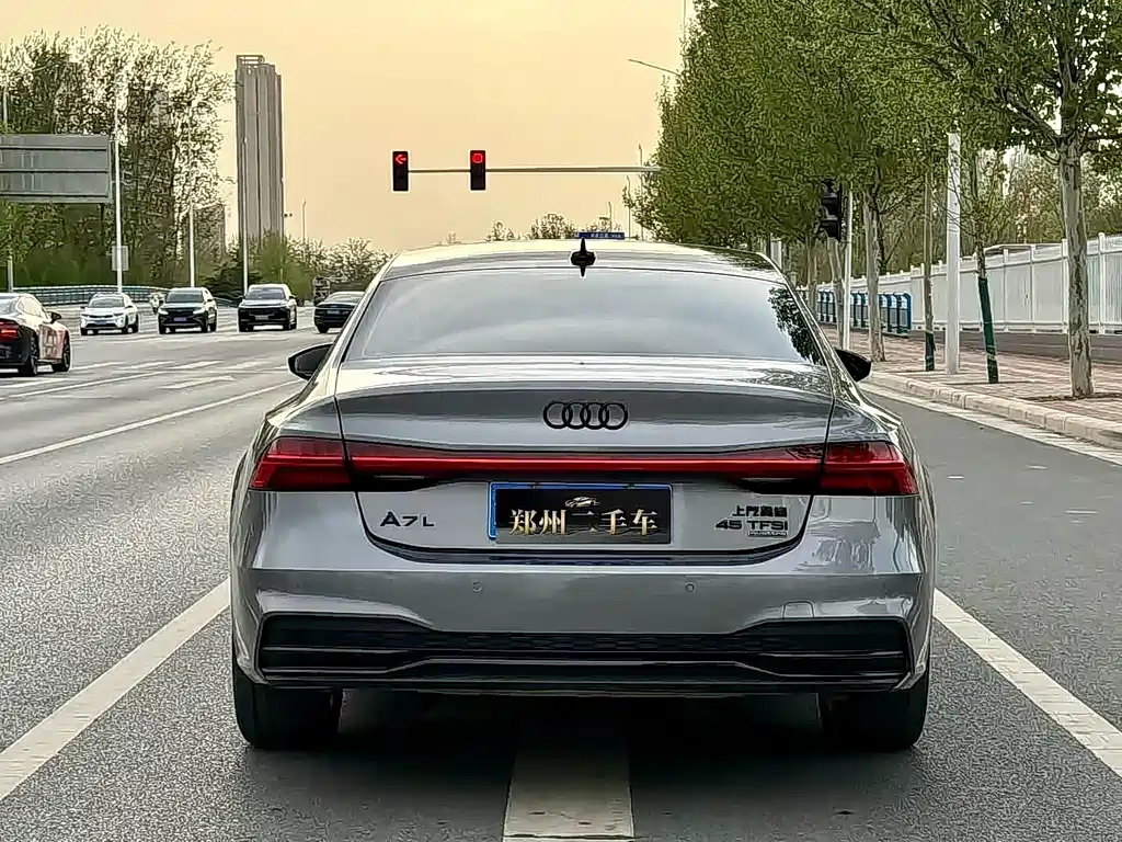 Audi A7L 2023 — фото 17