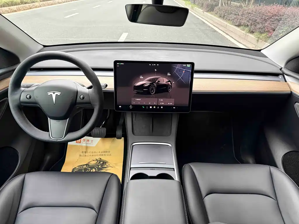 Tesla Model Y 2022 — фото 13