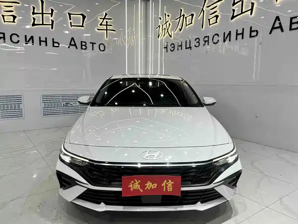Hyundai Elantra 2024