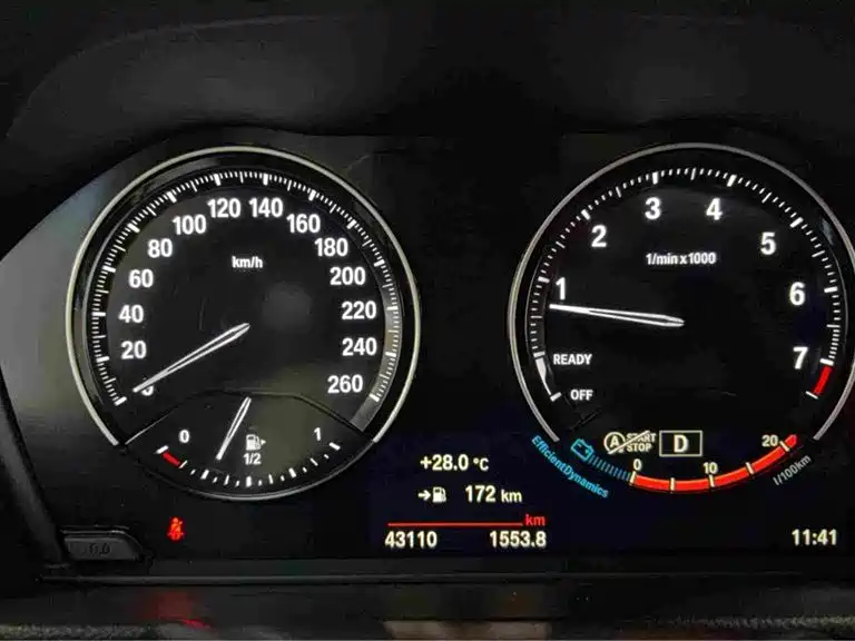 BMW 1 Series 2021 — фото 14
