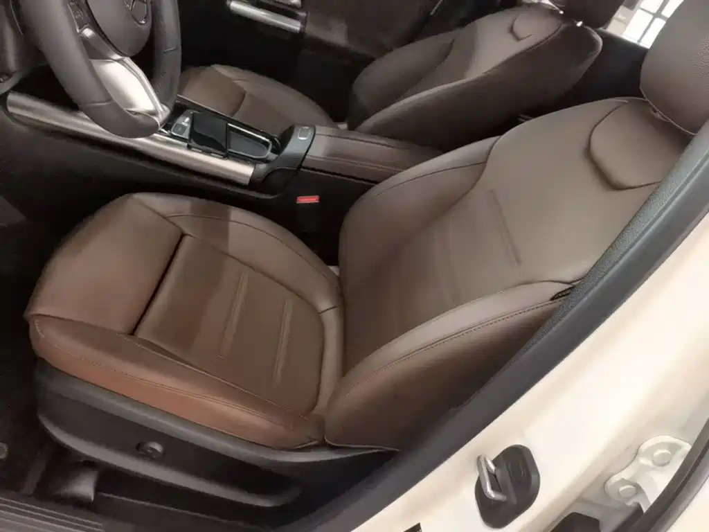 Mercedes-Benz GLA 2025 — фото 15