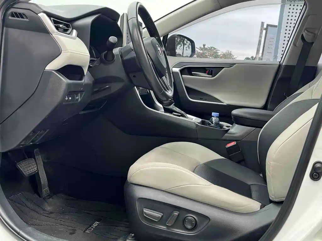 Toyota Wildlander 2020 — фото 10