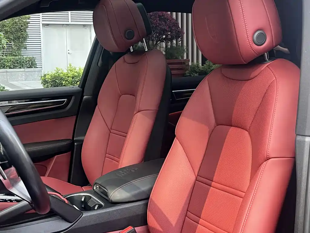 Porsche Cayenne 2020 — фото 19