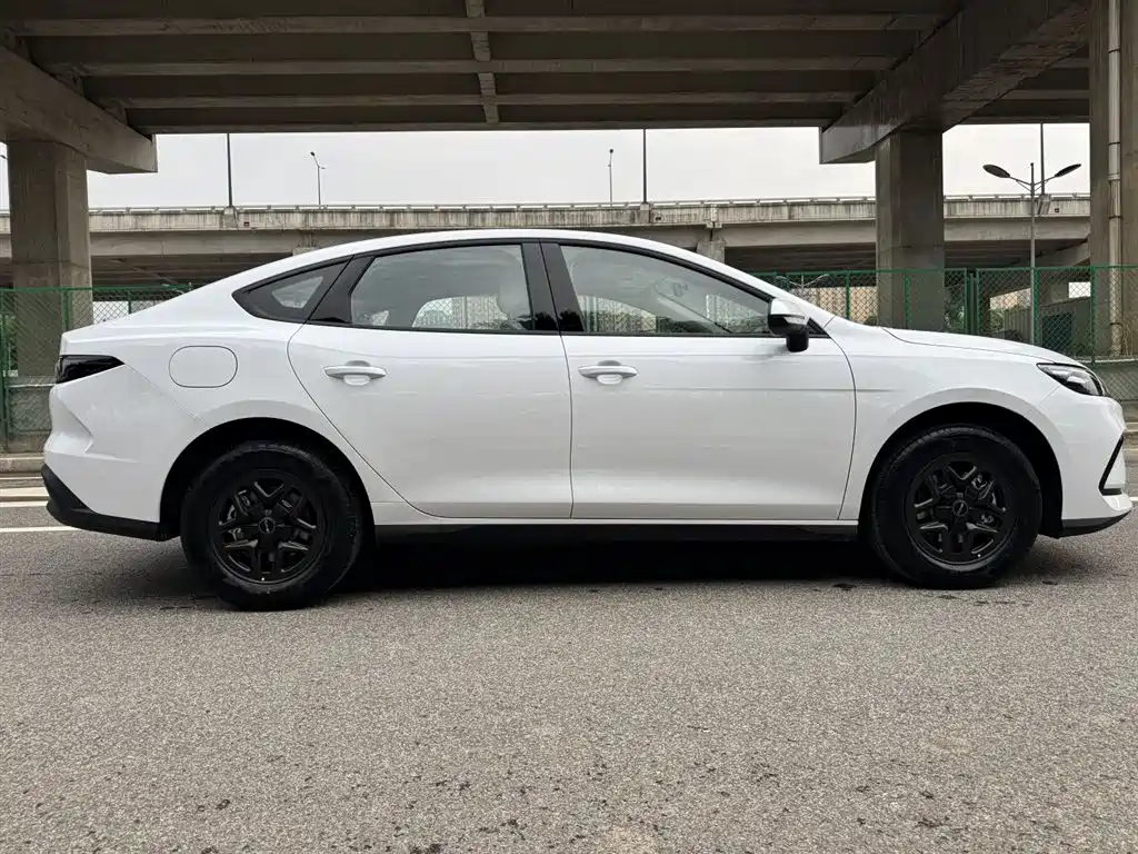 BYD Seal 05 DM-i 2026 — фото 6