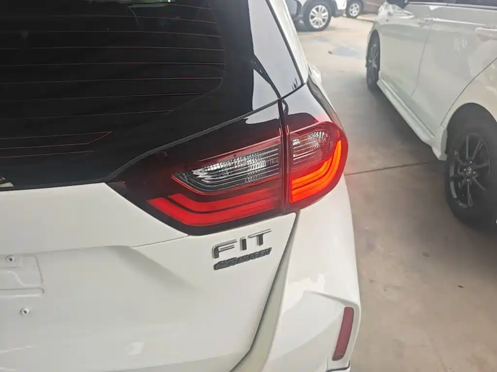 Honda Fit 2023 — фото 8