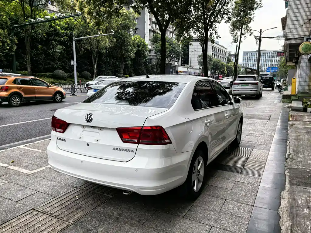 Volkswagen Santana 2013